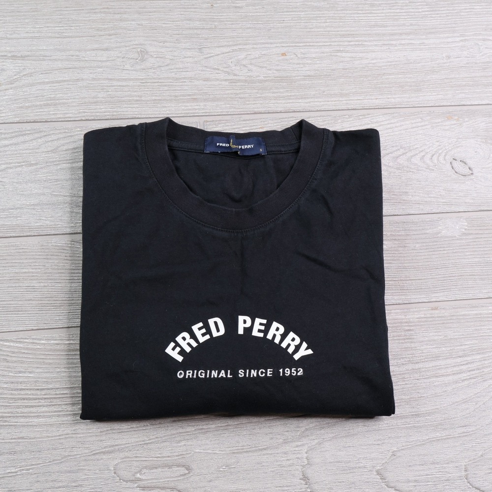Fred Perry Graphic Logo T-Shirt Men's Small Black Cotton Crew Tee